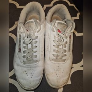 Women's Reebok Princess Sneaker Size 6W Pre-owned!